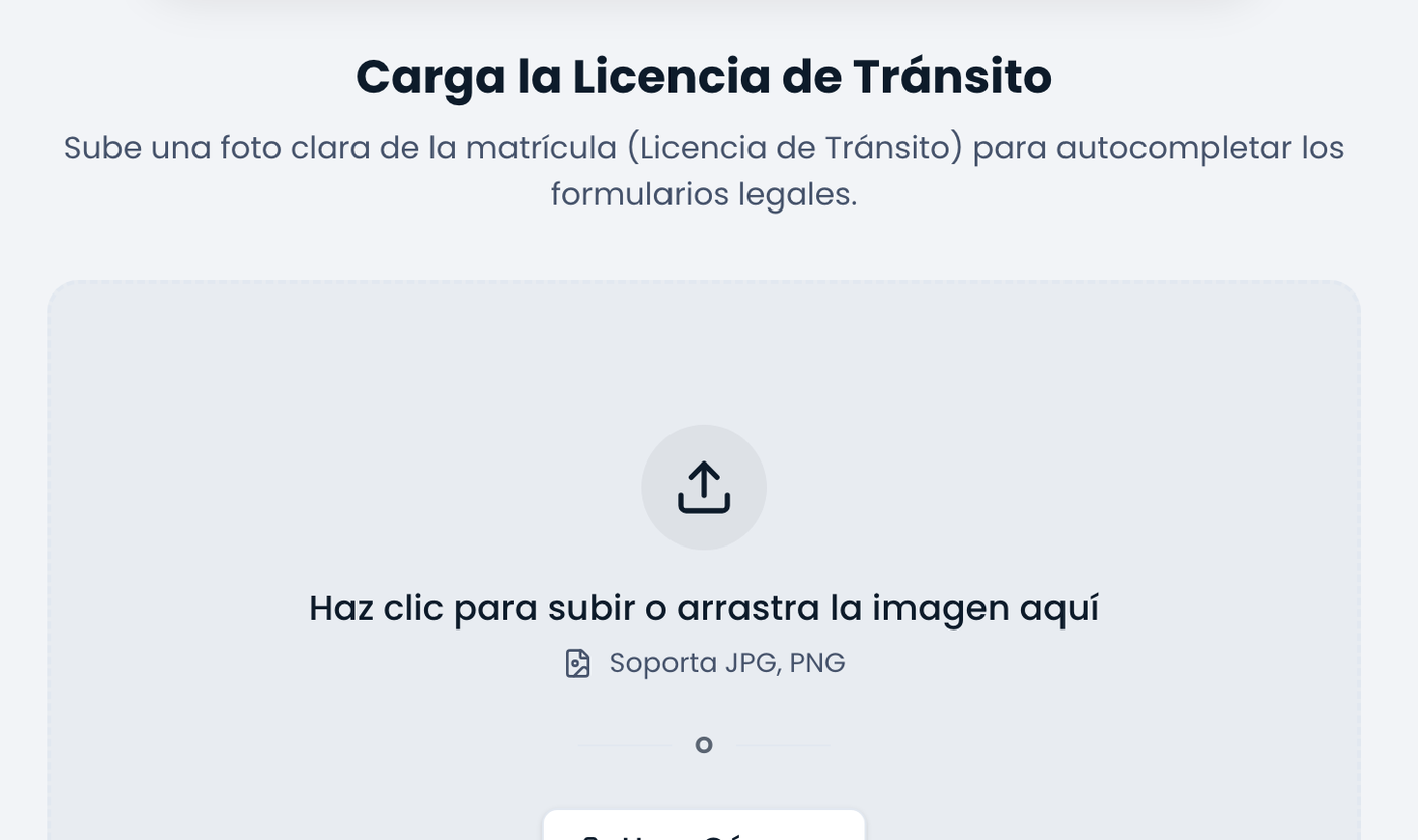 Captura de la pantalla de carga de Mi Traspaso Ya, con el título «Carga la Licencia de Tránsito» y una zona para hacer clic o arrastrar una imagen en formato JPG o PNG.